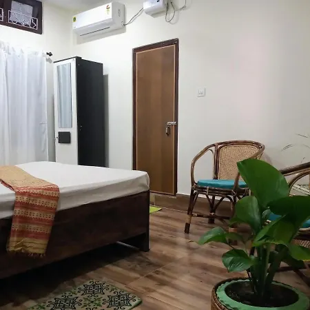 Globetrotters Homestay Jorhat Exterior photo